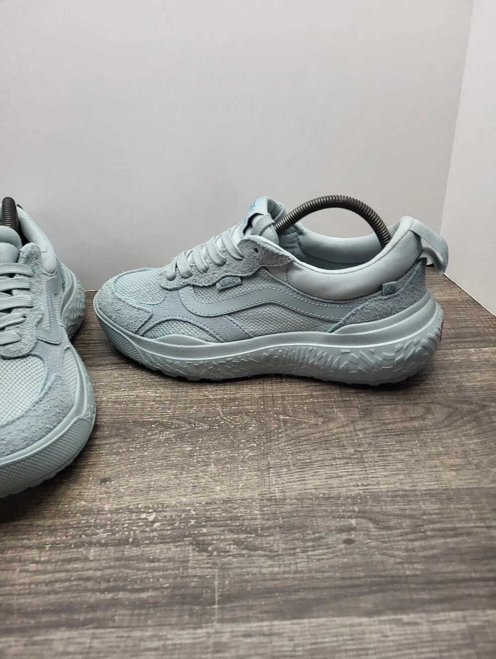 VANS UltraRange NEO VR3 Wave Blue Womens Size 10 Mens 8.5 Gym Shoes New